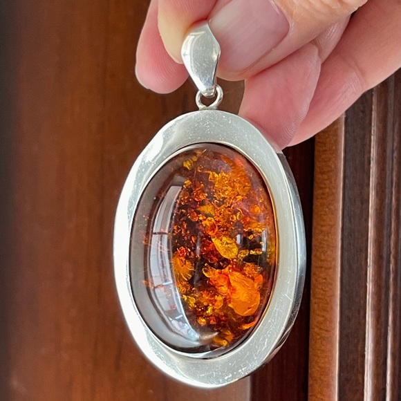 Vintage Jewelry - Huge oval cabochon Baltic honey amber sterling silver pendant & chain